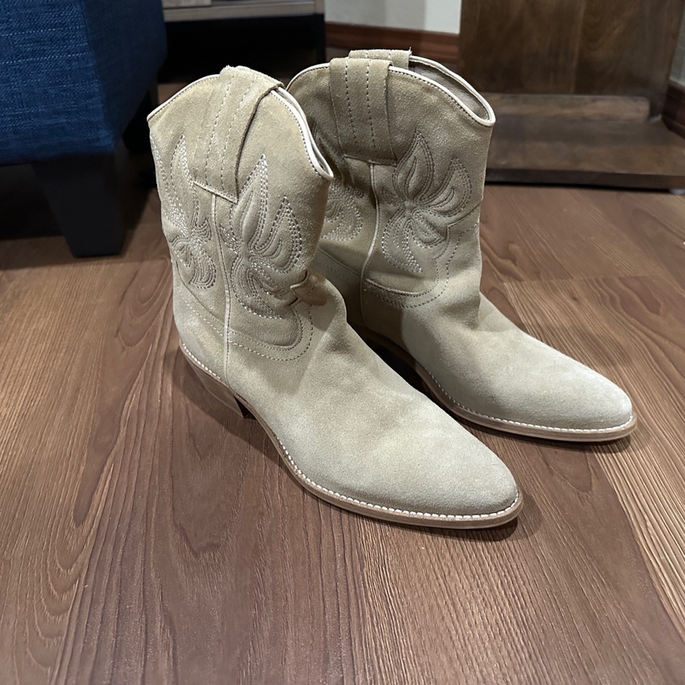 Regard Tan Heeled Boots